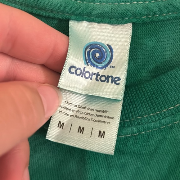 Brand new never worn st Patrick's day be kind shamrock tshirt - Picture 3 of 3